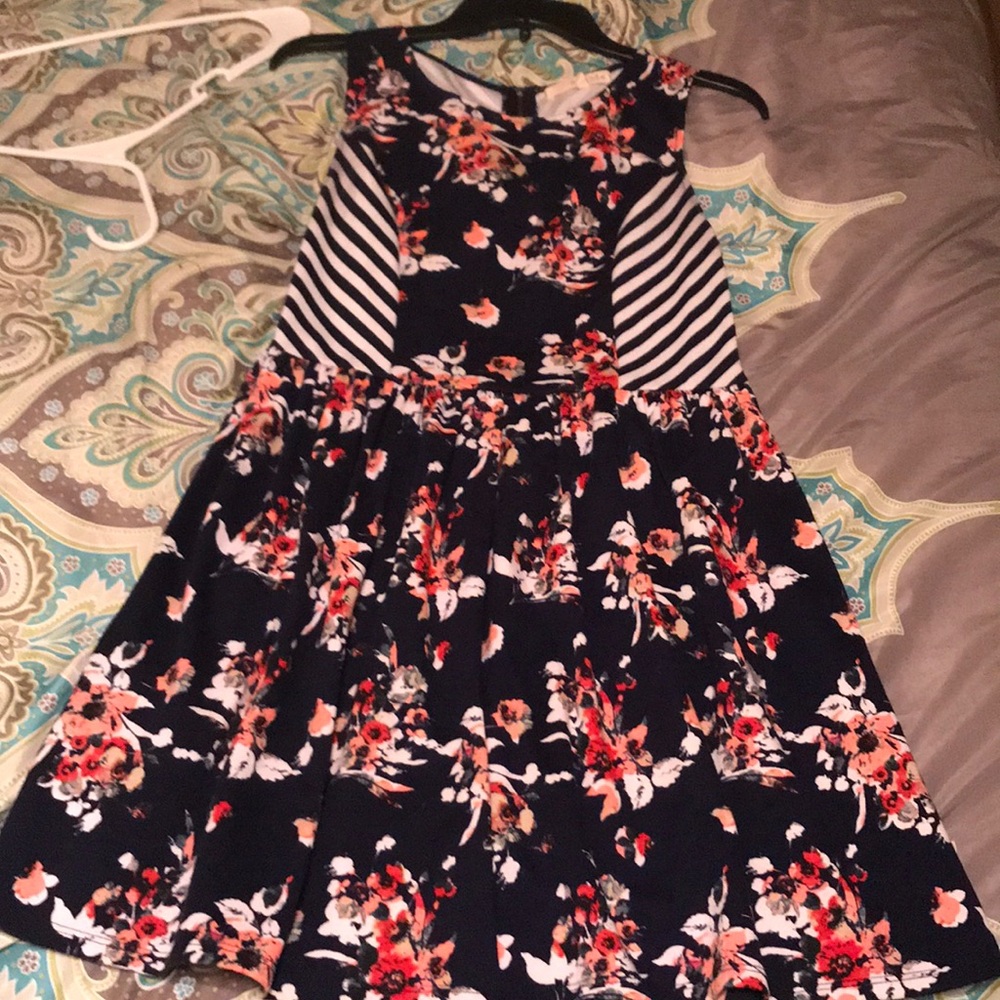 Floral dress size:medium